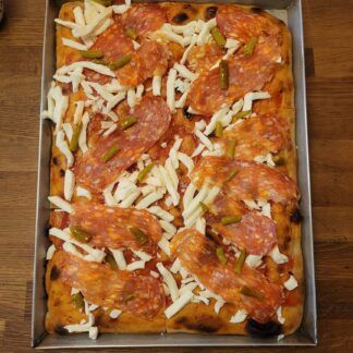 Salame piccante pizza - Spicy salami pizza